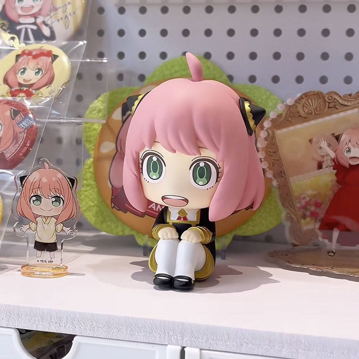 New seated Anya figure, spy playhouse doll, cute desktop ornament