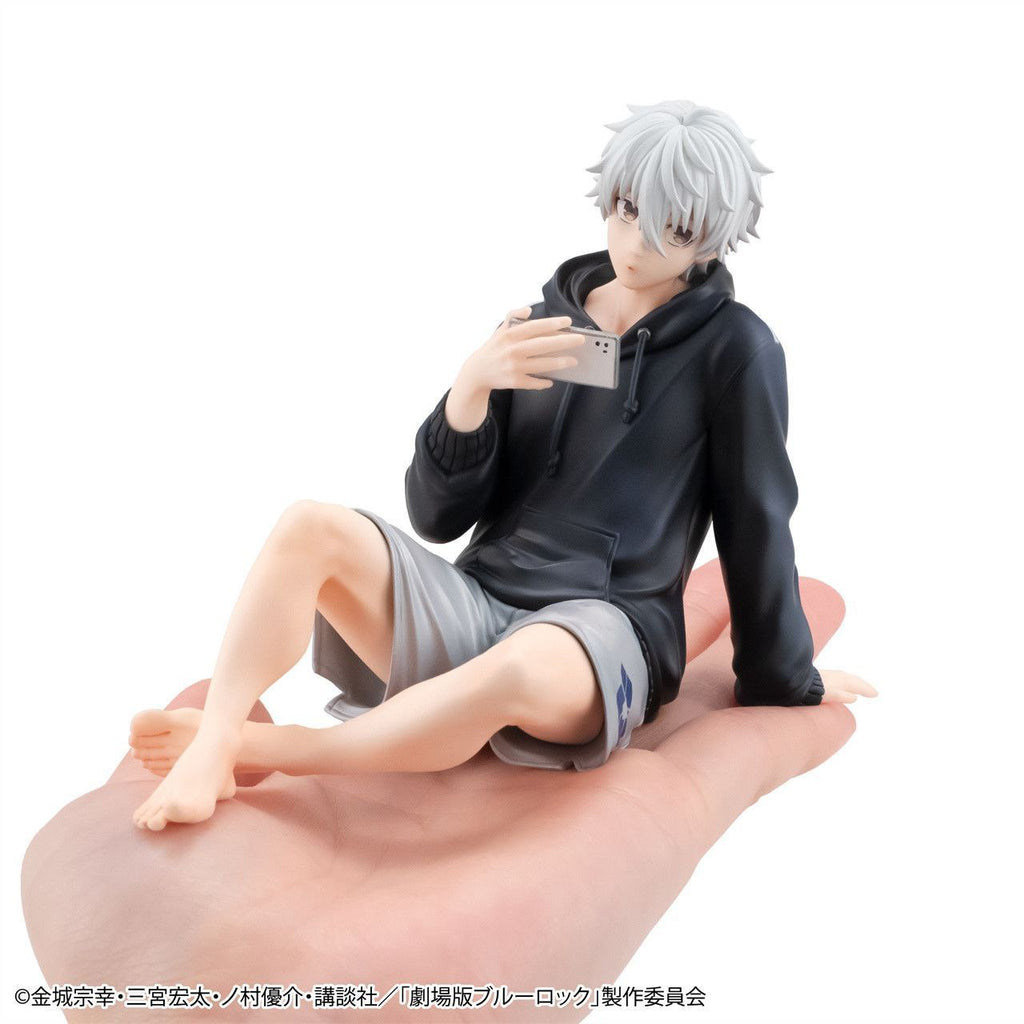 Blue Lock Sitting Posture Blue Prison Nagi Seishiro Anime Toy Figurine Ornament Domestic Version Figure Model Gift