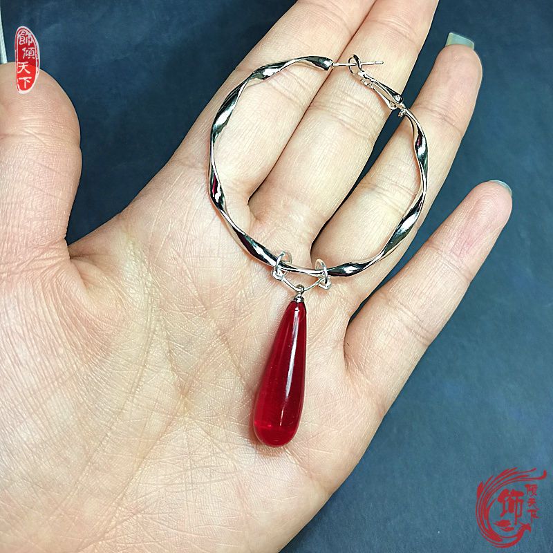 Heaven Official's Blessing cosplay Hua Cheng style earrings, minimalist unisex earrings, anime-themed earrings.