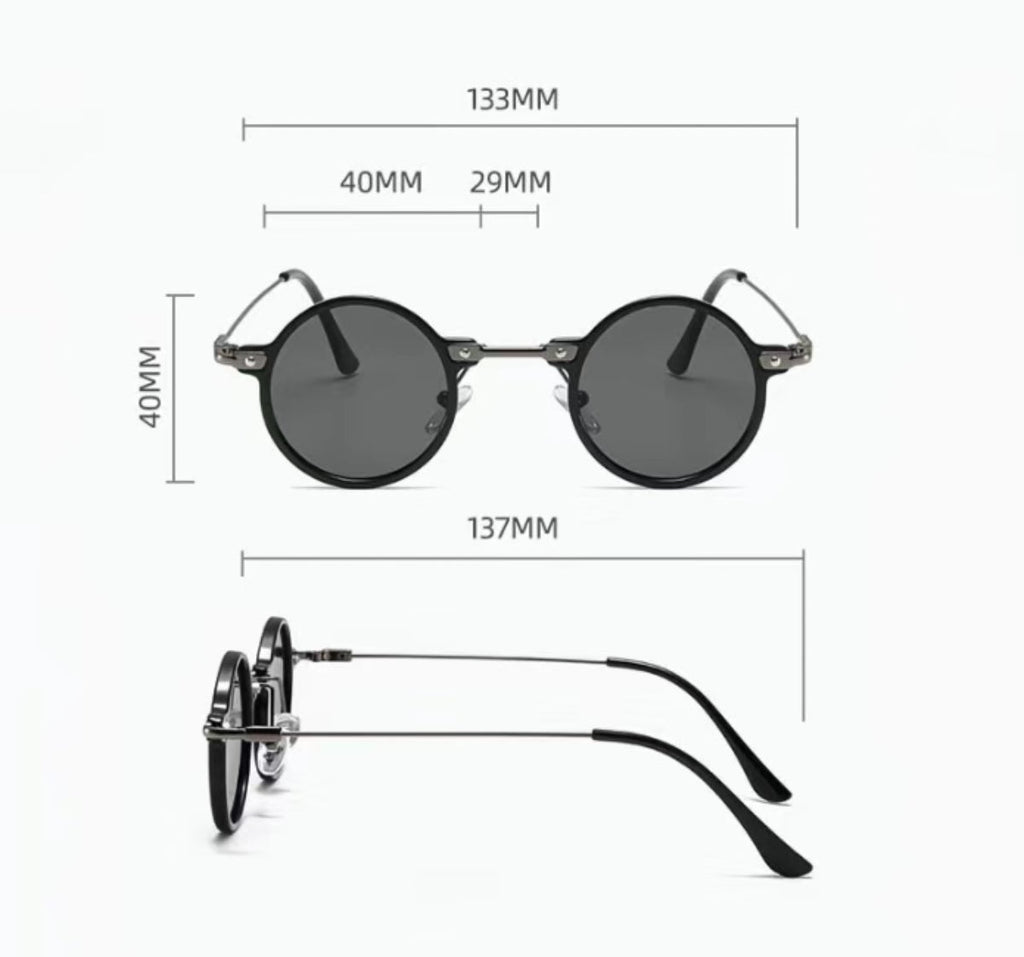 Jujutsu Kaisen cosplays: Kento Nanami cosplaying the same style of sunglasses, retro round glasses.