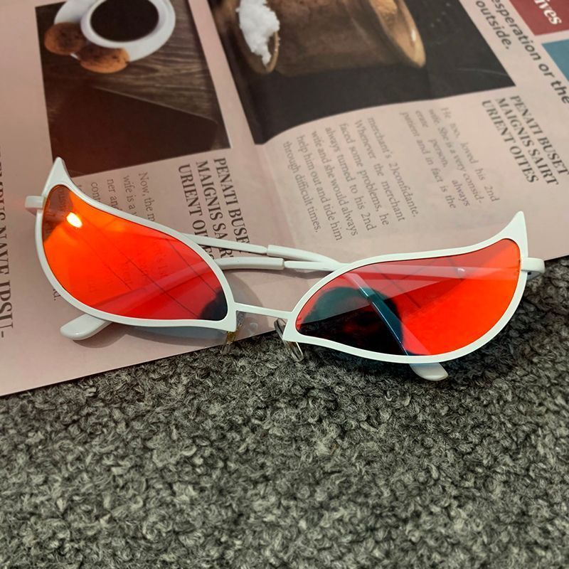 One Piece Doflamingo sunglasses, cosplay decorative glasses, trendy and stylish sunglasses for men and women, super cool!
