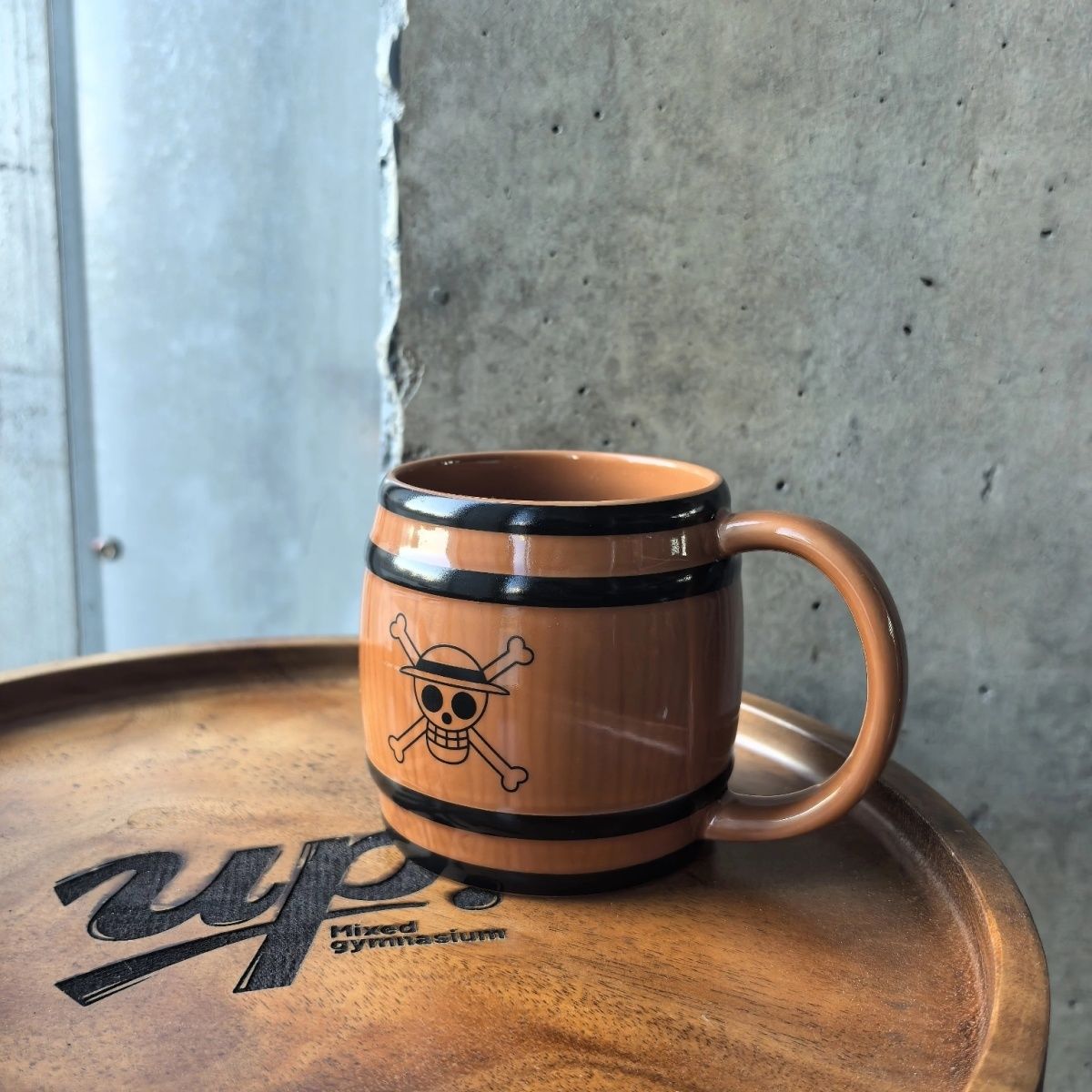 Japanese single-item loose goods, One Piece, Ichiban Kuji Straw Hat Shop wooden barrel mug, ceramic cartoon mug, coffee mug.