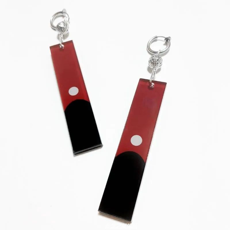 Tokyo Avengers Kurokawa Isana cosplay ear clips, acrylic earrings, and Hundred Pagoda earrings accessories.