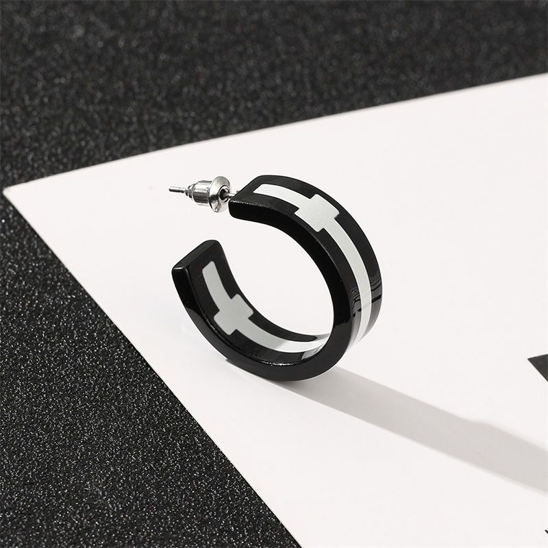 Anime merchandise, Tokyo Revengers Takashi Mitani's style earrings, cool anime/cosplay trendy and versatile earrings